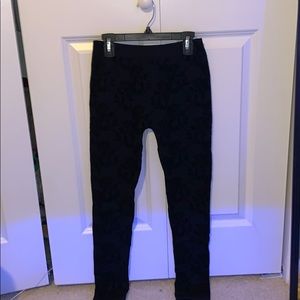 Black Leggings w Velvet Roses